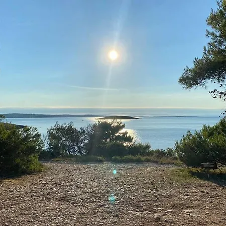 Beautiful At Entrance To Cape Kamenjak Appartement *